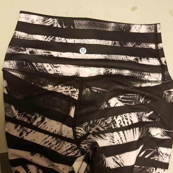 Lululemon.  Flash $59. Ea Nwot - Picture 2 of 8
